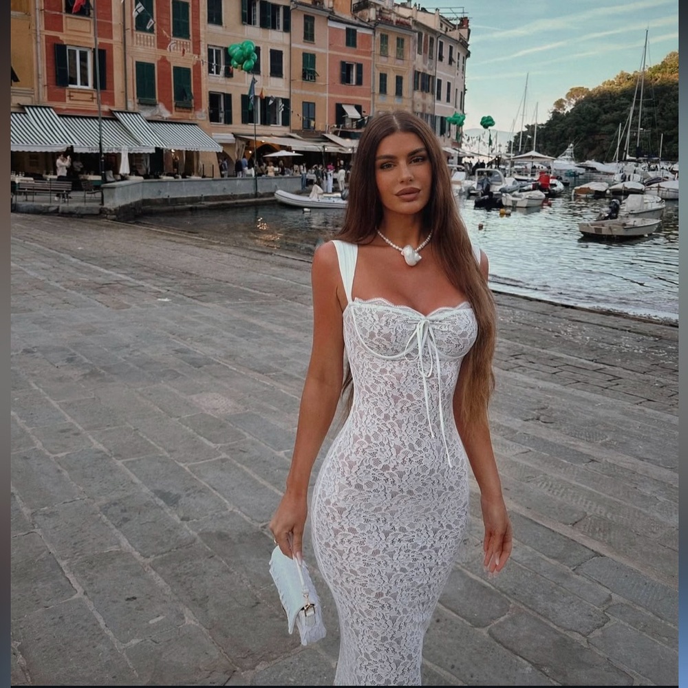 Miss Circle Veronica White Lace Maxi Dress Size XXS Brand New 🤍✨